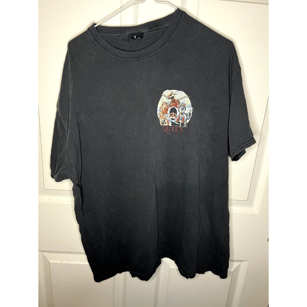 Vintage QUEEN graphic tee, size L